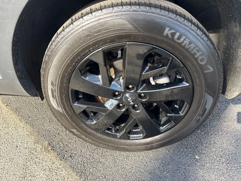 2023 Kia Sorento - $28,299