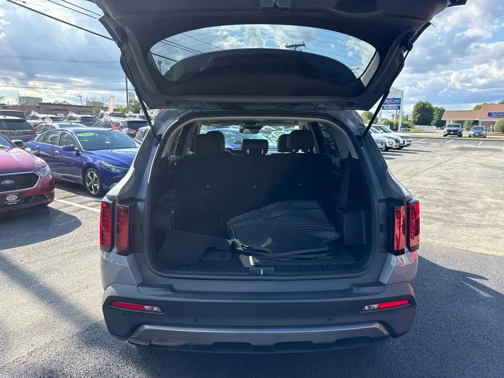 2023 Kia Sorento - $28,299