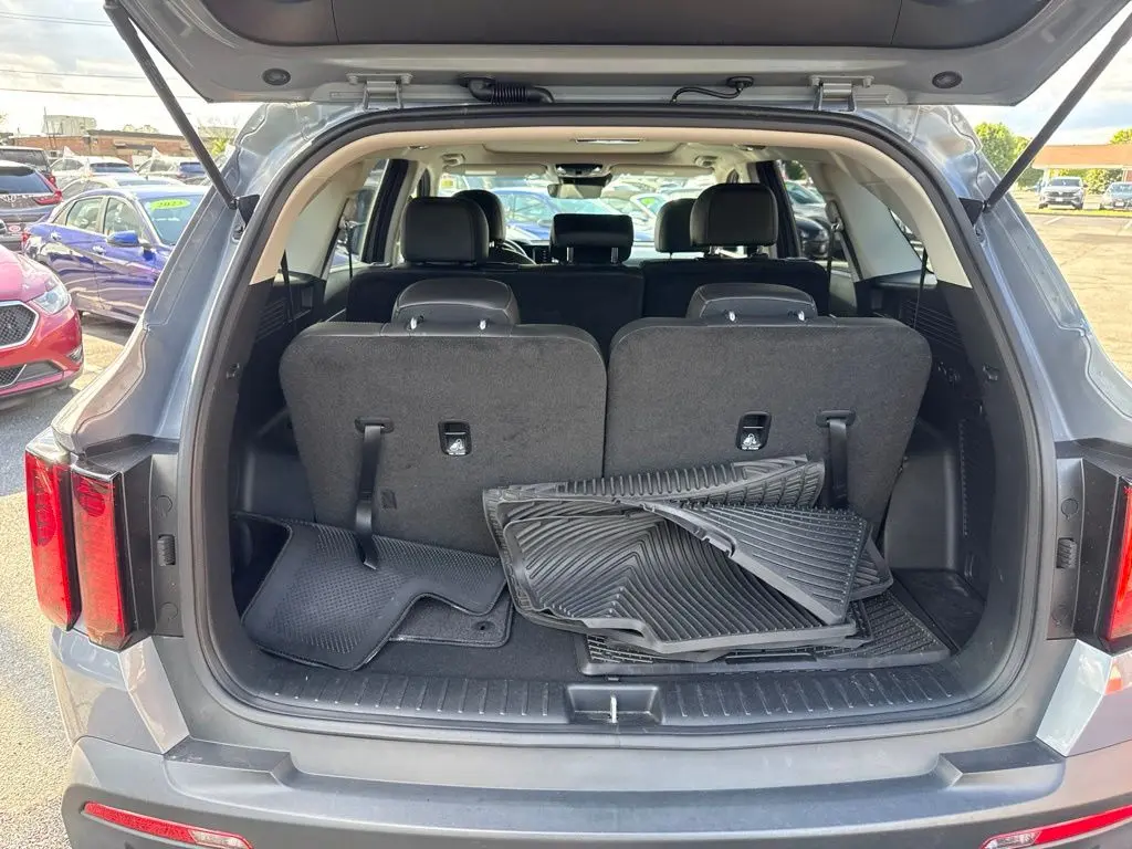 2023 Kia Sorento - $28,299