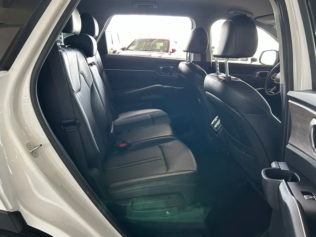 2023 Kia Sorento - $24,997