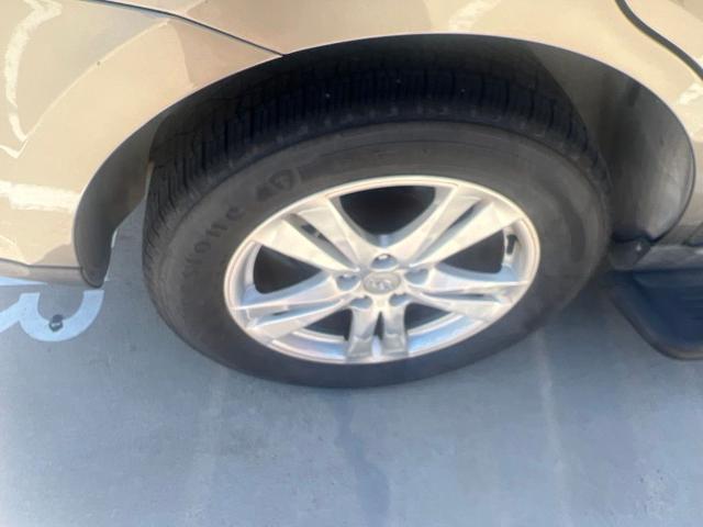 2012 Hyundai Santa Fe - $9,606