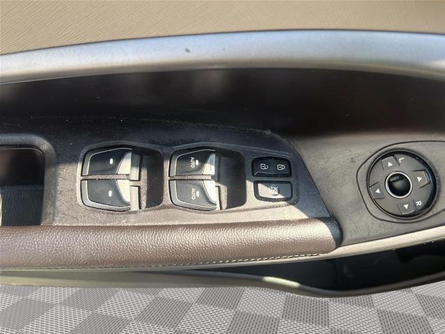 2016 Hyundai Santa Fe Sport - $10,900