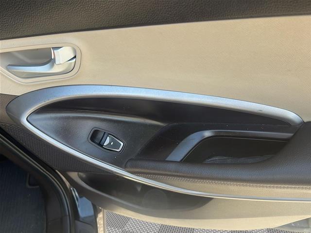 2016 Hyundai Santa Fe Sport - $10,900
