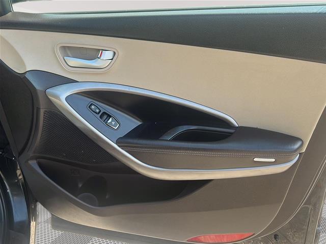 2016 Hyundai Santa Fe Sport - $10,900