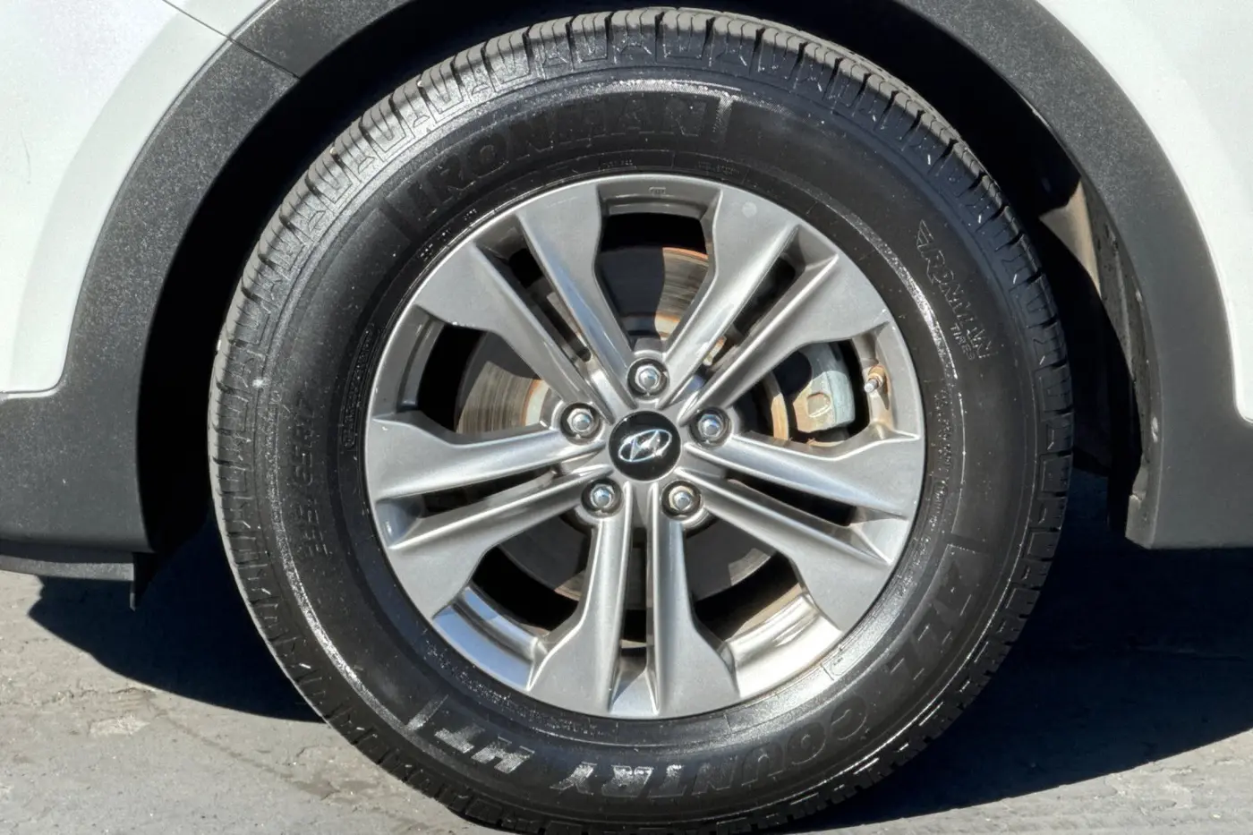 2016 Hyundai Santa Fe Sport - $9,950