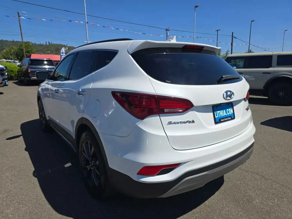 2017 Hyundai Santa Fe - $17,249