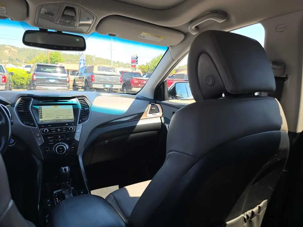 2017 Hyundai Santa Fe - $17,249