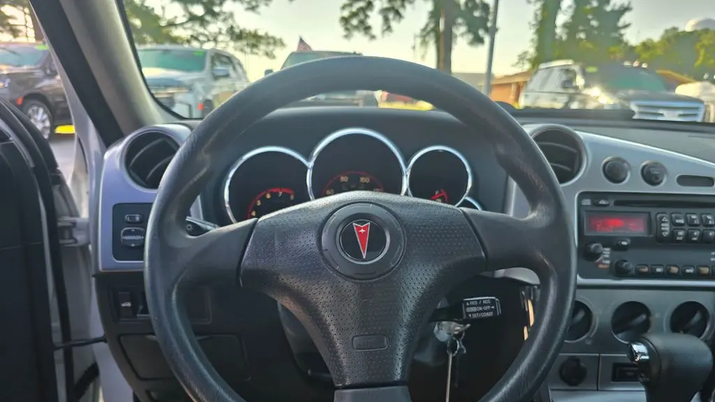 2004 Pontiac Vibe Base