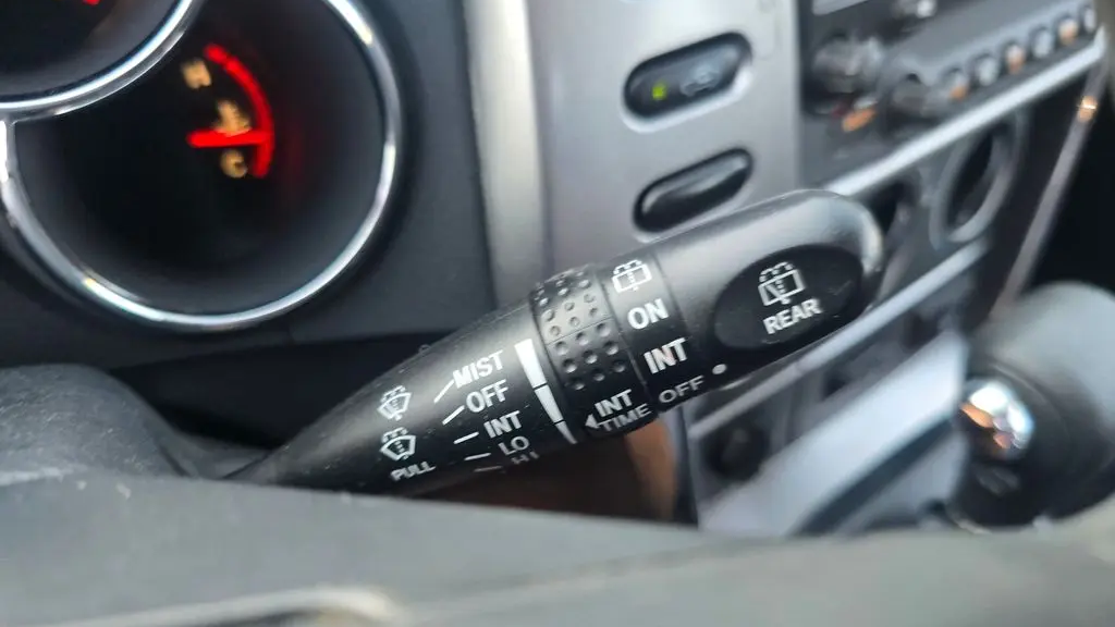 2004 Pontiac Vibe Base