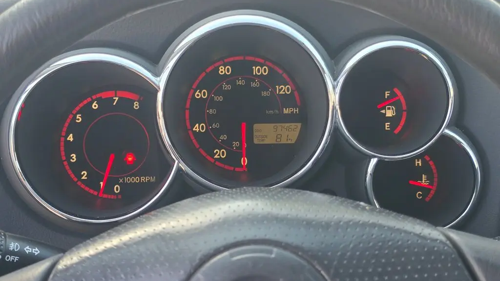 2004 Pontiac Vibe Base