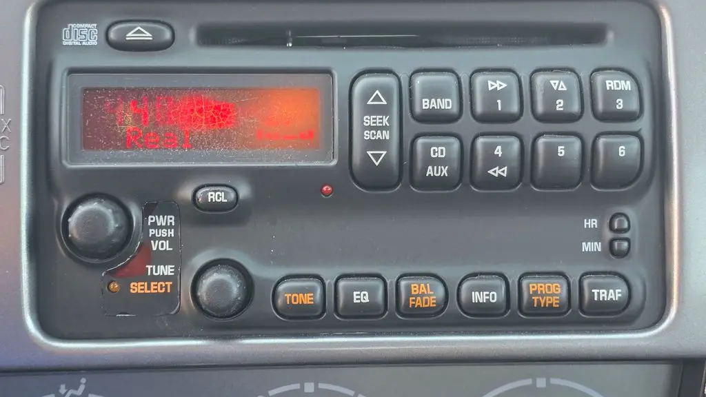 2004 Pontiac Vibe Base