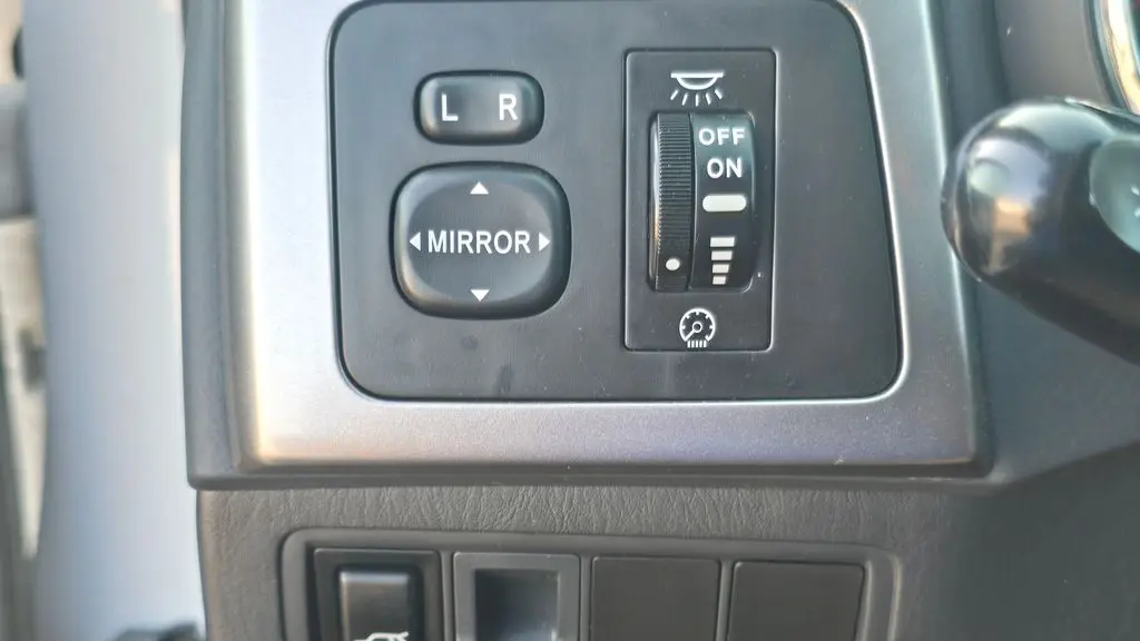 2004 Pontiac Vibe Base