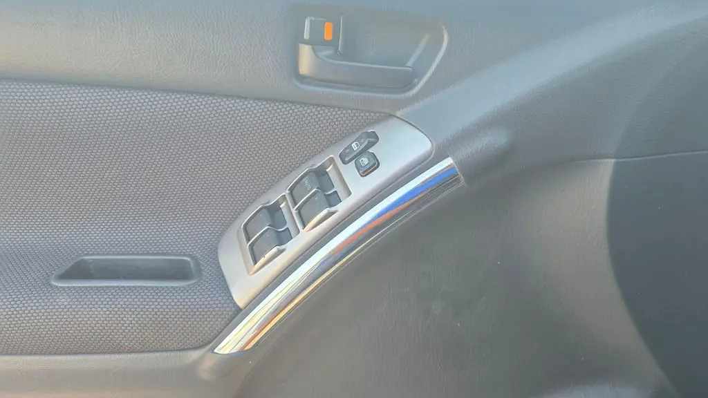 2004 Pontiac Vibe Base