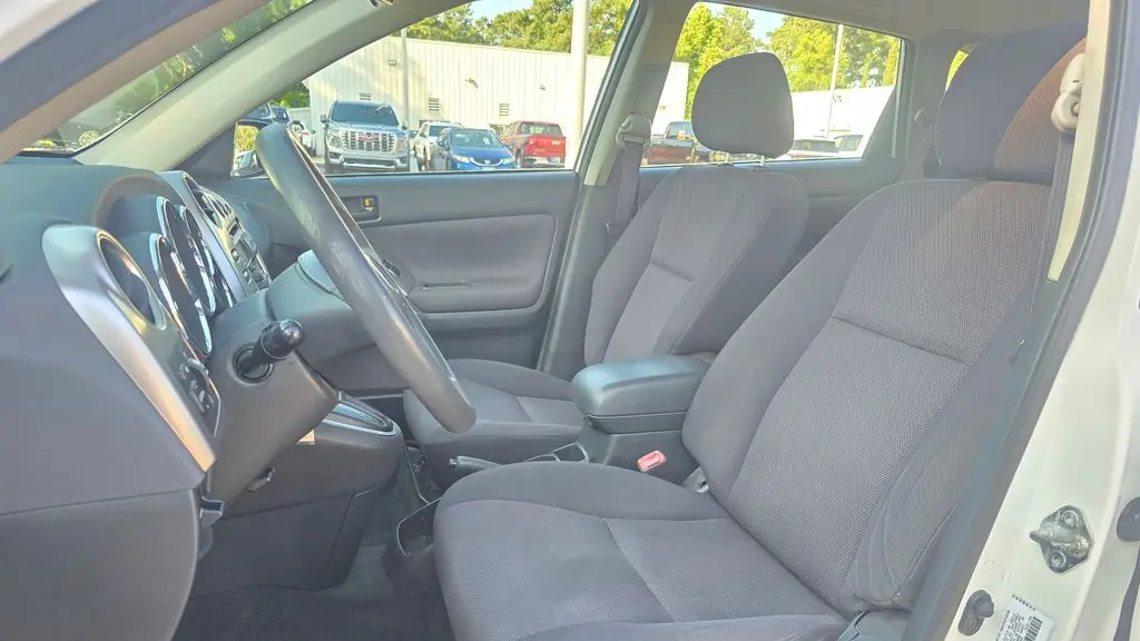 2004 Pontiac Vibe Base