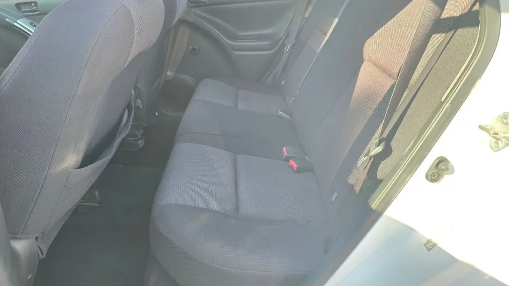 2004 Pontiac Vibe Base