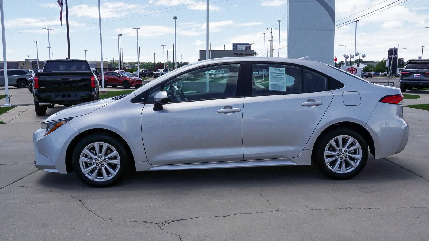 2025 Toyota Corolla LE