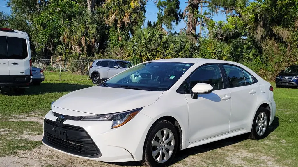2024 Toyota Corolla LE