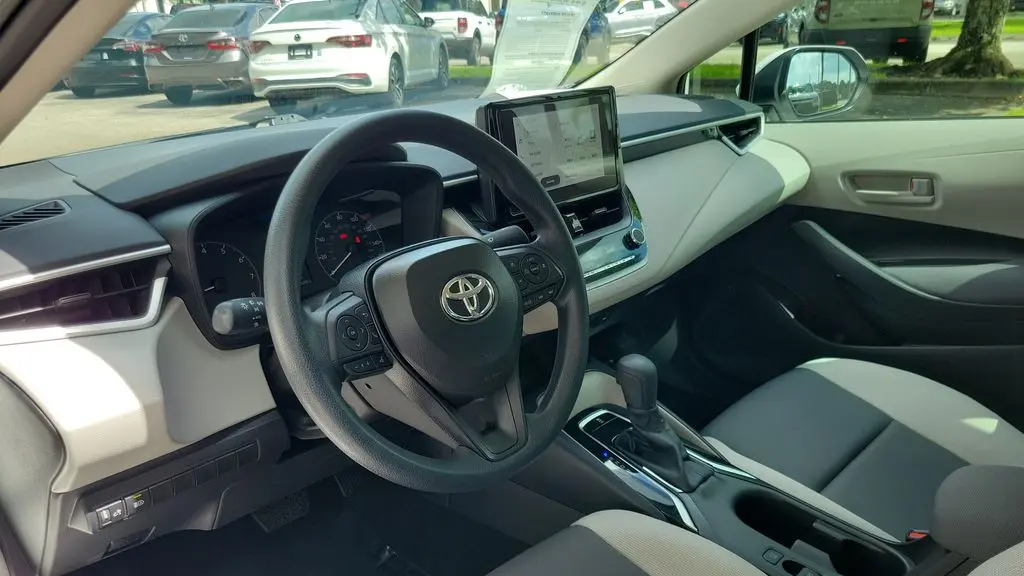 2025 Toyota Corolla LE