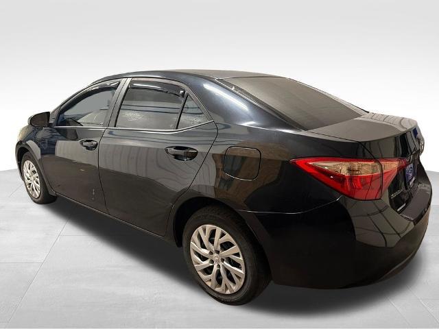 2018 Toyota Corolla LE — photo 1 of 24