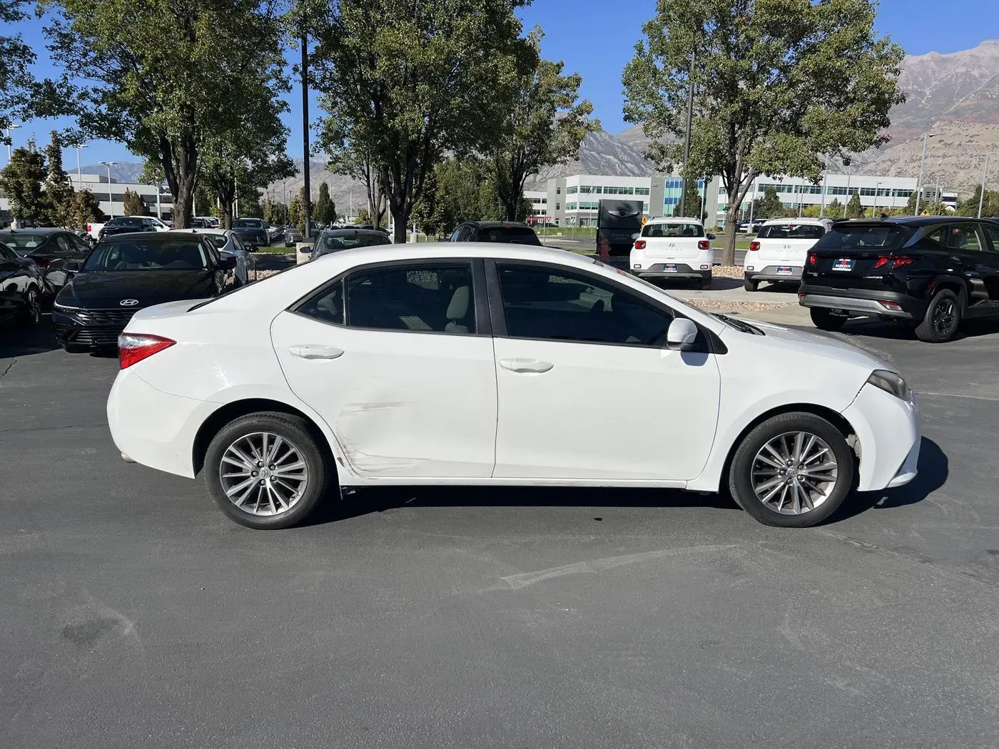2014 Toyota Corolla - $7,799