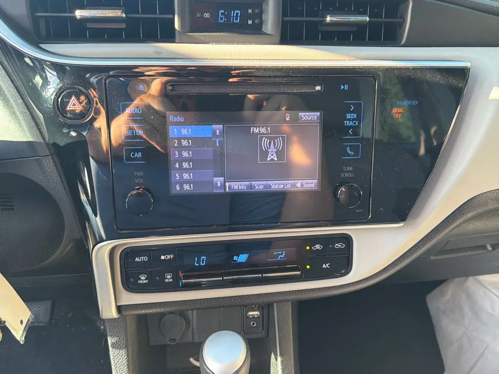 2018 Toyota Corolla - $11,500