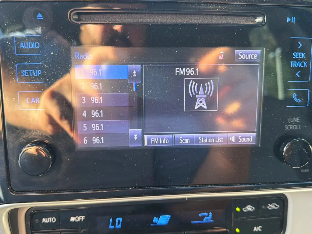 2018 Toyota Corolla - $11,500
