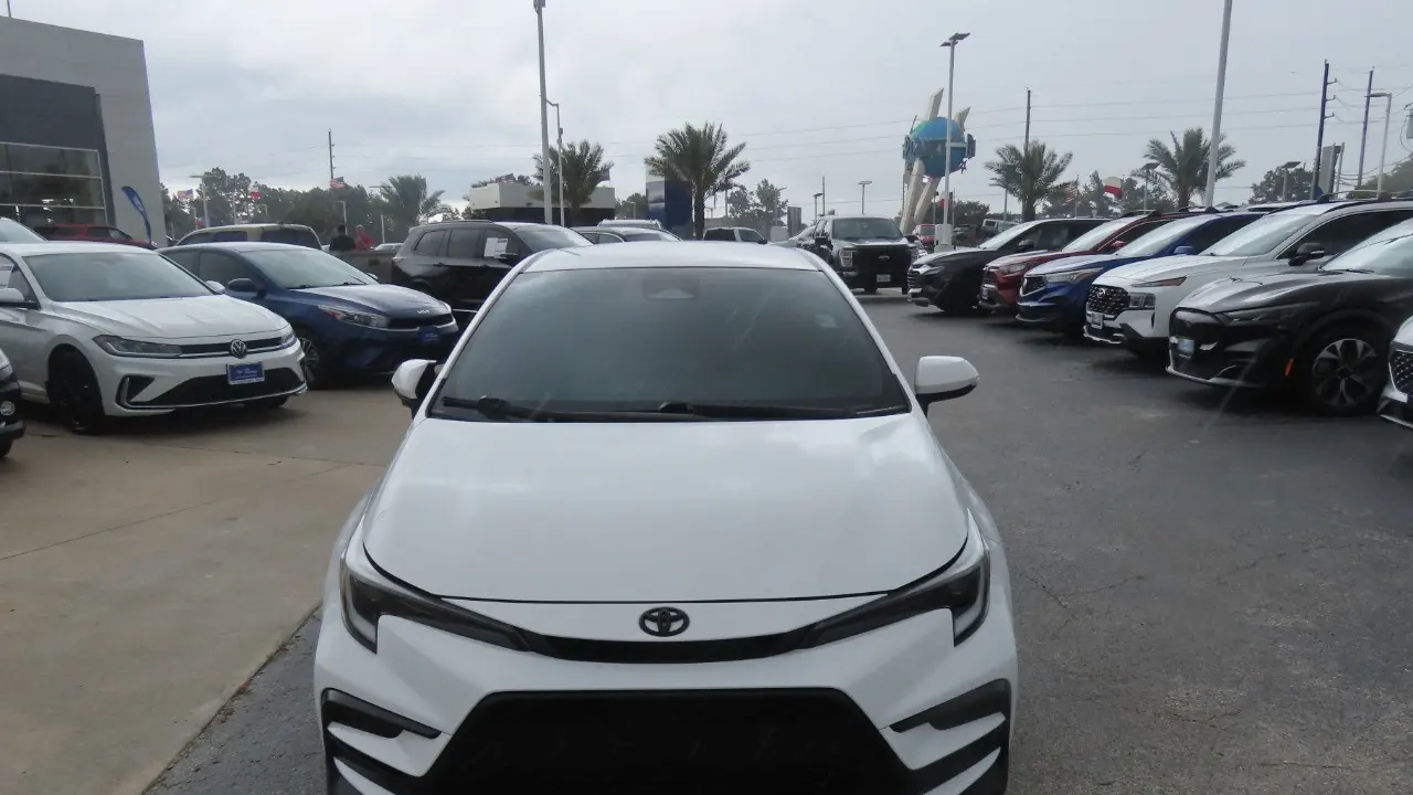 2023 Toyota Corolla SE