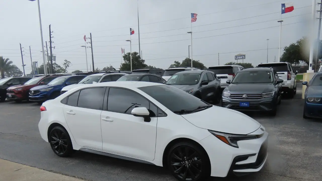 2023 Toyota Corolla SE