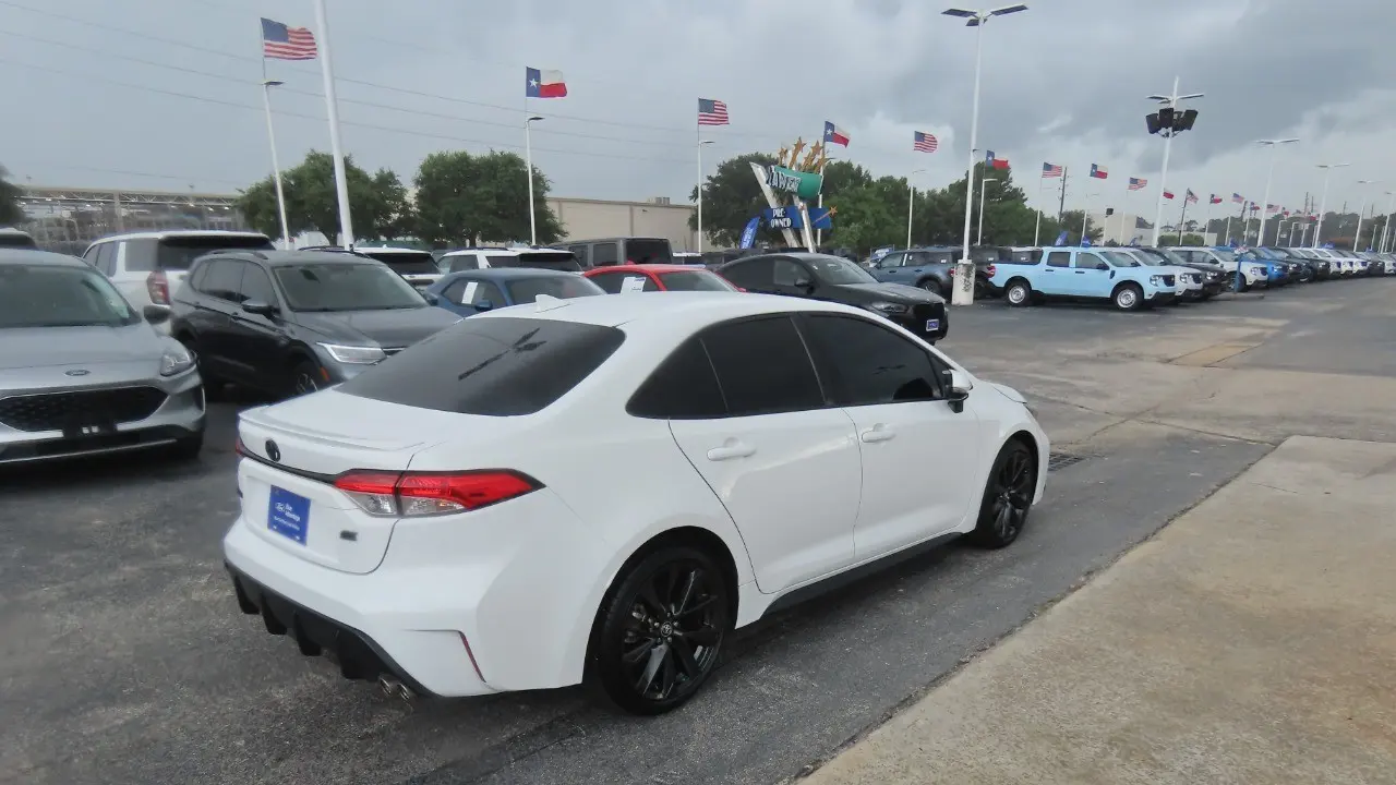 2023 Toyota Corolla SE