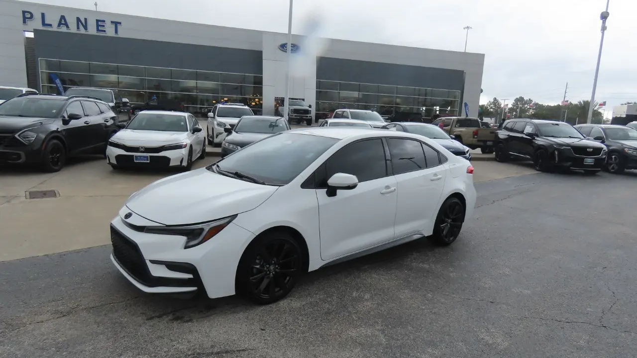 2023 Toyota Corolla SE