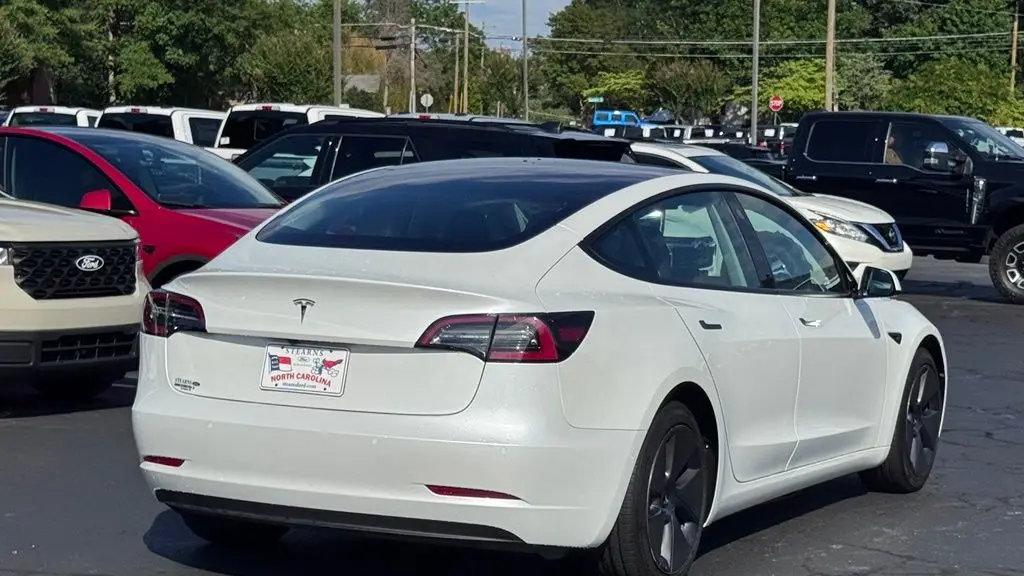 2021 Tesla Model 3 Standard Range Plus