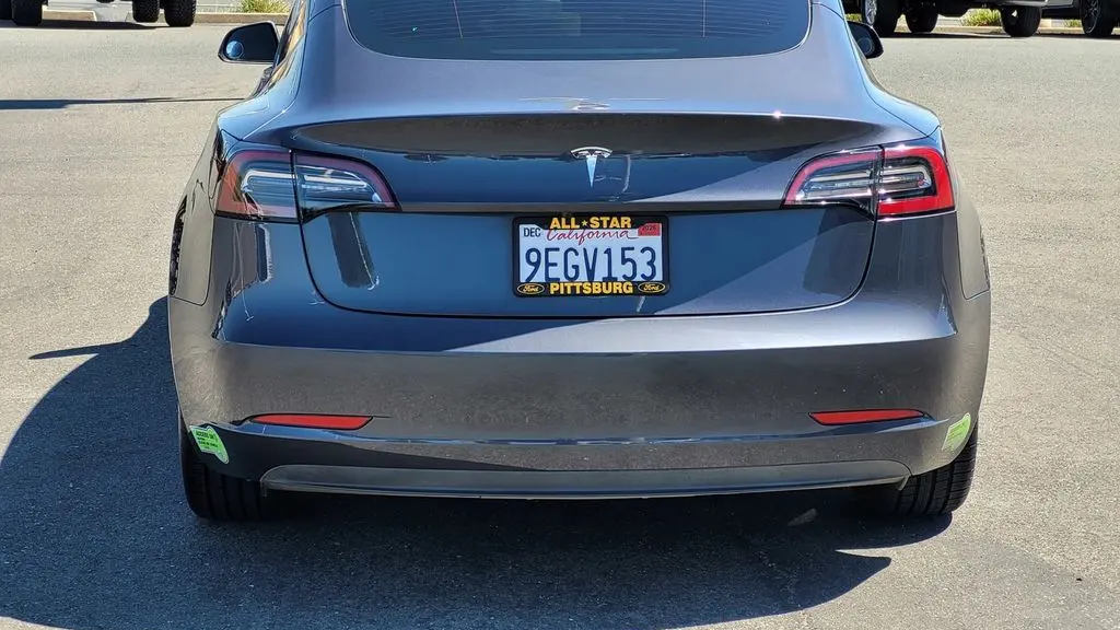 2023 Tesla Model 3 Base