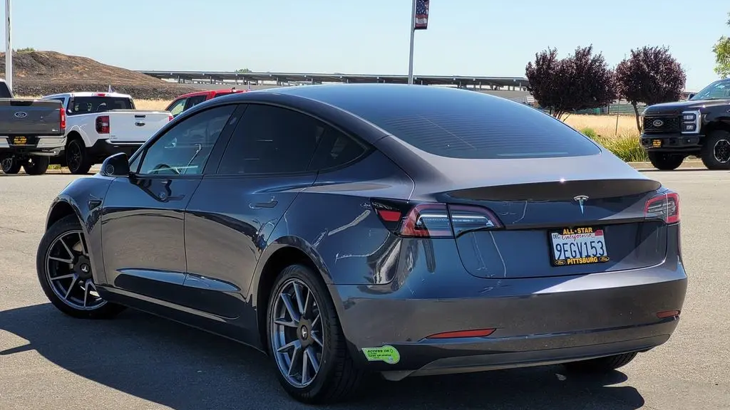 2023 Tesla Model 3 Base