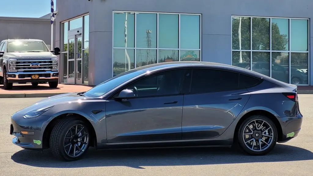 2023 Tesla Model 3 Base