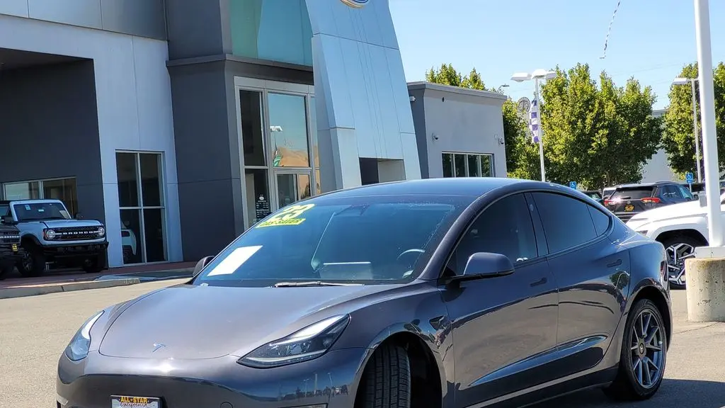 2023 Tesla Model 3 Base