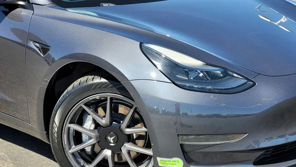 2023 Tesla Model 3 Base