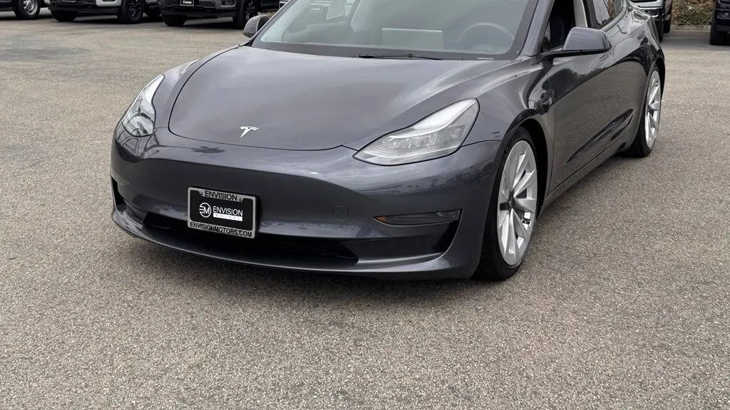 2023 Tesla Model 3 Base