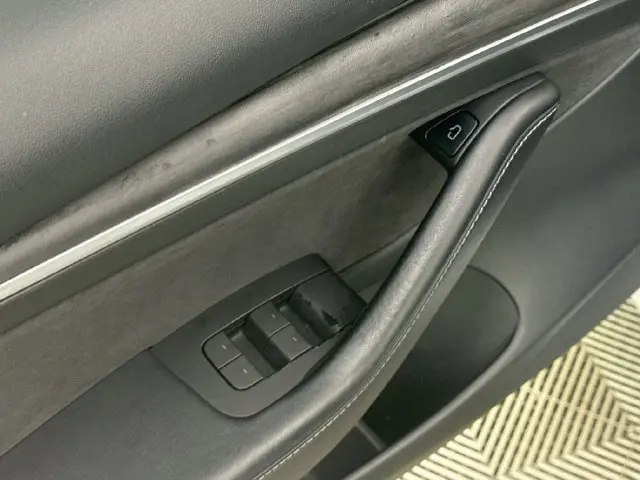 2023 Tesla Model 3 - $22,402