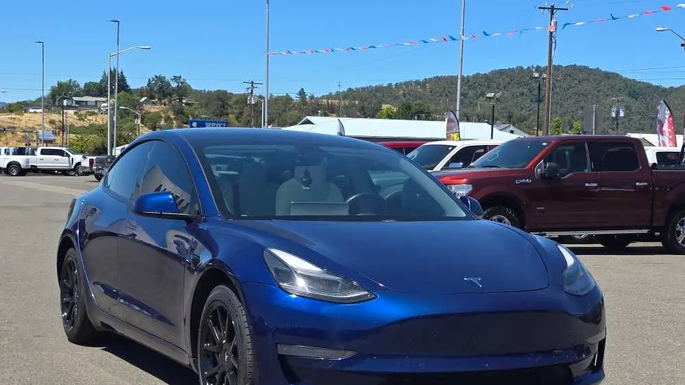 2021 Tesla Model 3 Standard Range Plus