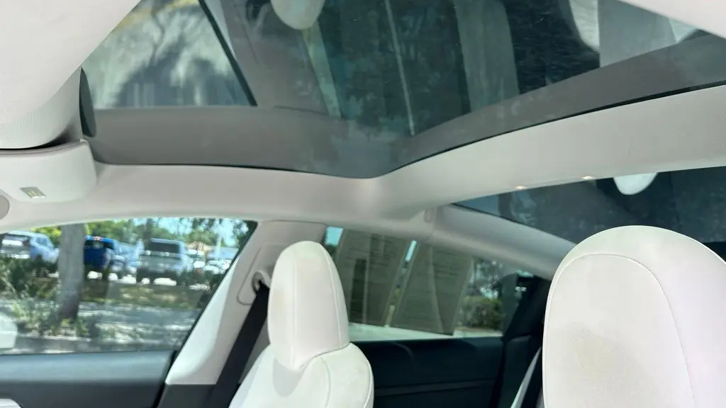 2023 Tesla Model 3 Base