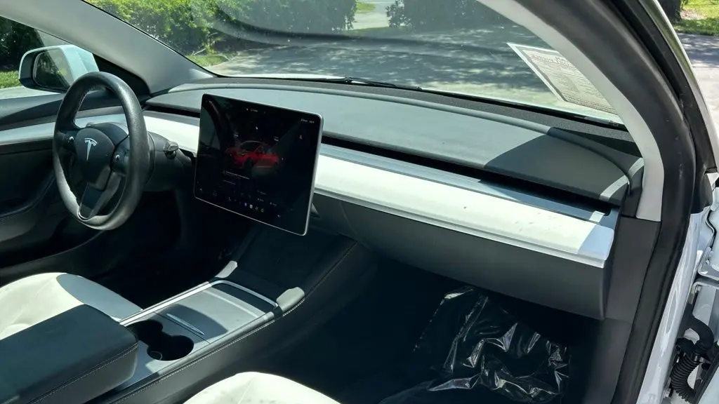 2023 Tesla Model 3 Base