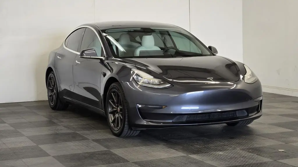 2019 Tesla Model 3 Performance