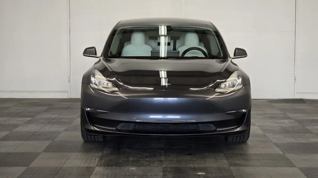 2019 Tesla Model 3 Performance