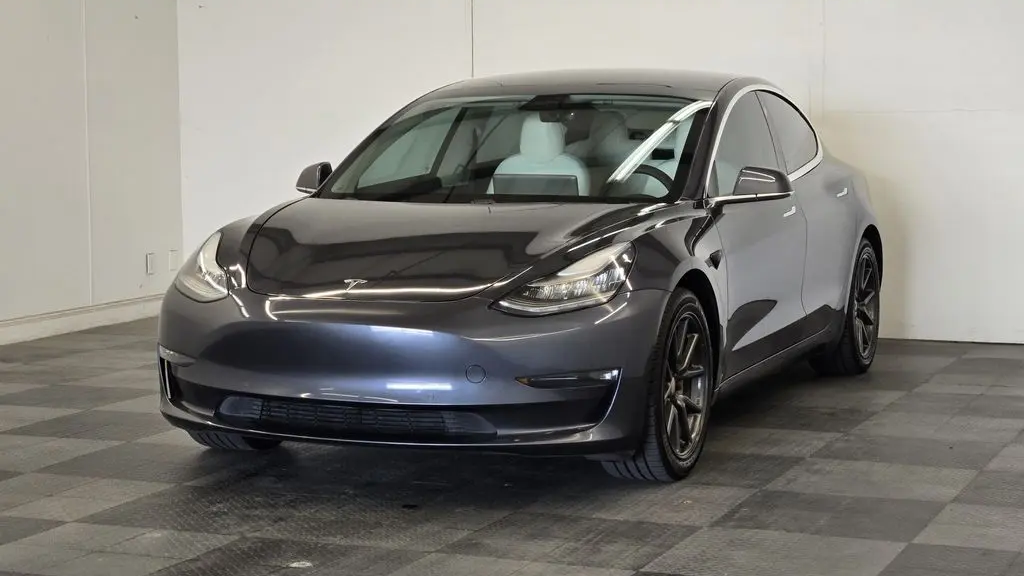 2019 Tesla Model 3 Performance
