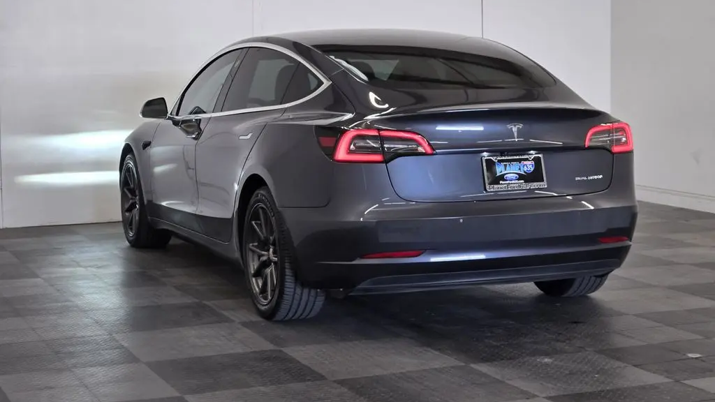 2019 Tesla Model 3 Performance