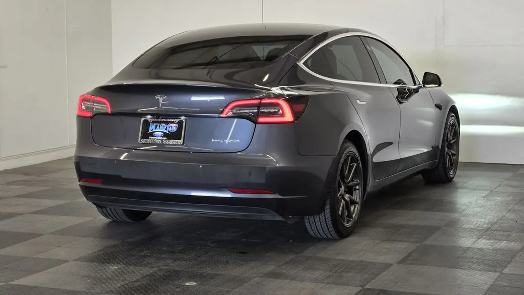 2019 Tesla Model 3 Performance