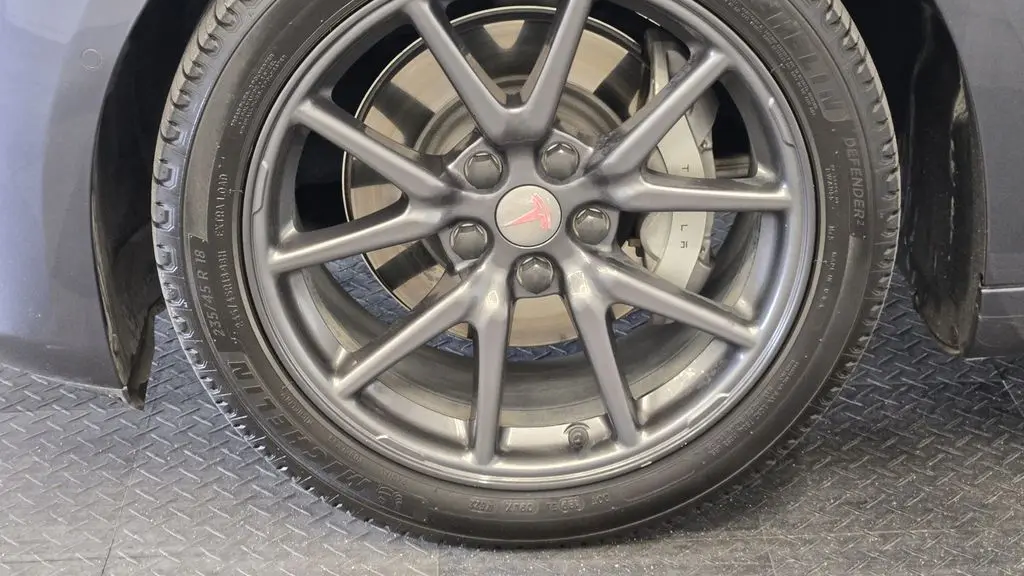 2019 Tesla Model 3 Performance