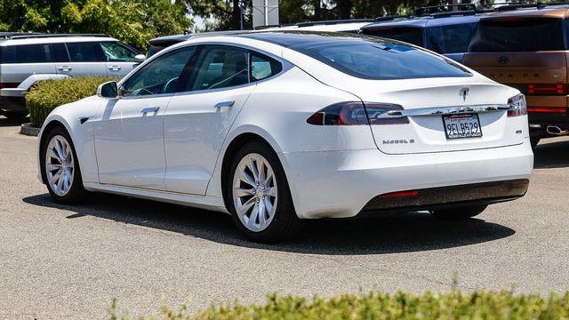 2017 Tesla Model S 90D
