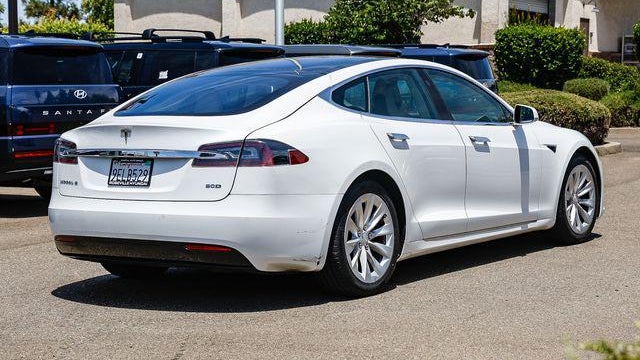 2017 Tesla Model S 90D