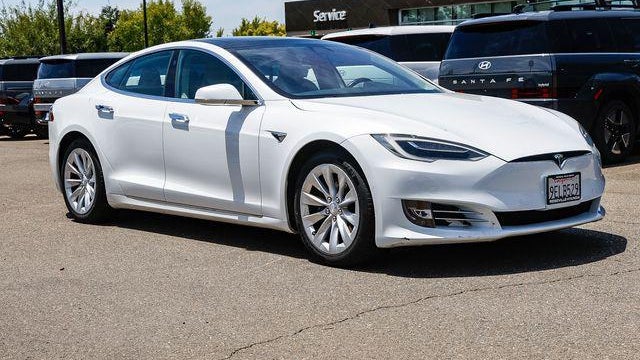 2017 Tesla Model S 90D